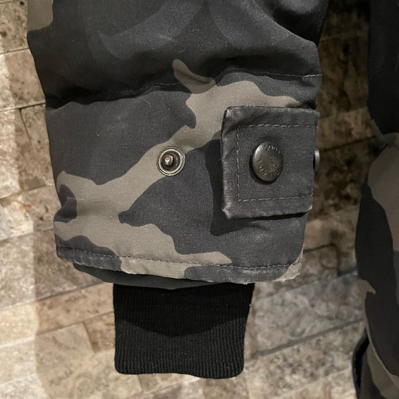CANADA GOOSE Black Label Shelburne Parka Size S in Camouflage. - Picture 5 of 13